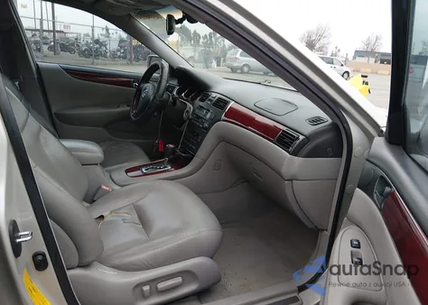 2002 Lexus Es 300 z USA, uszkodzony, nr VIN JTHBF30G320042394